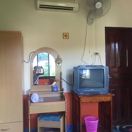 Oudomphone Guesthouse 2 フアイサーイ郡 エクステリア 写真