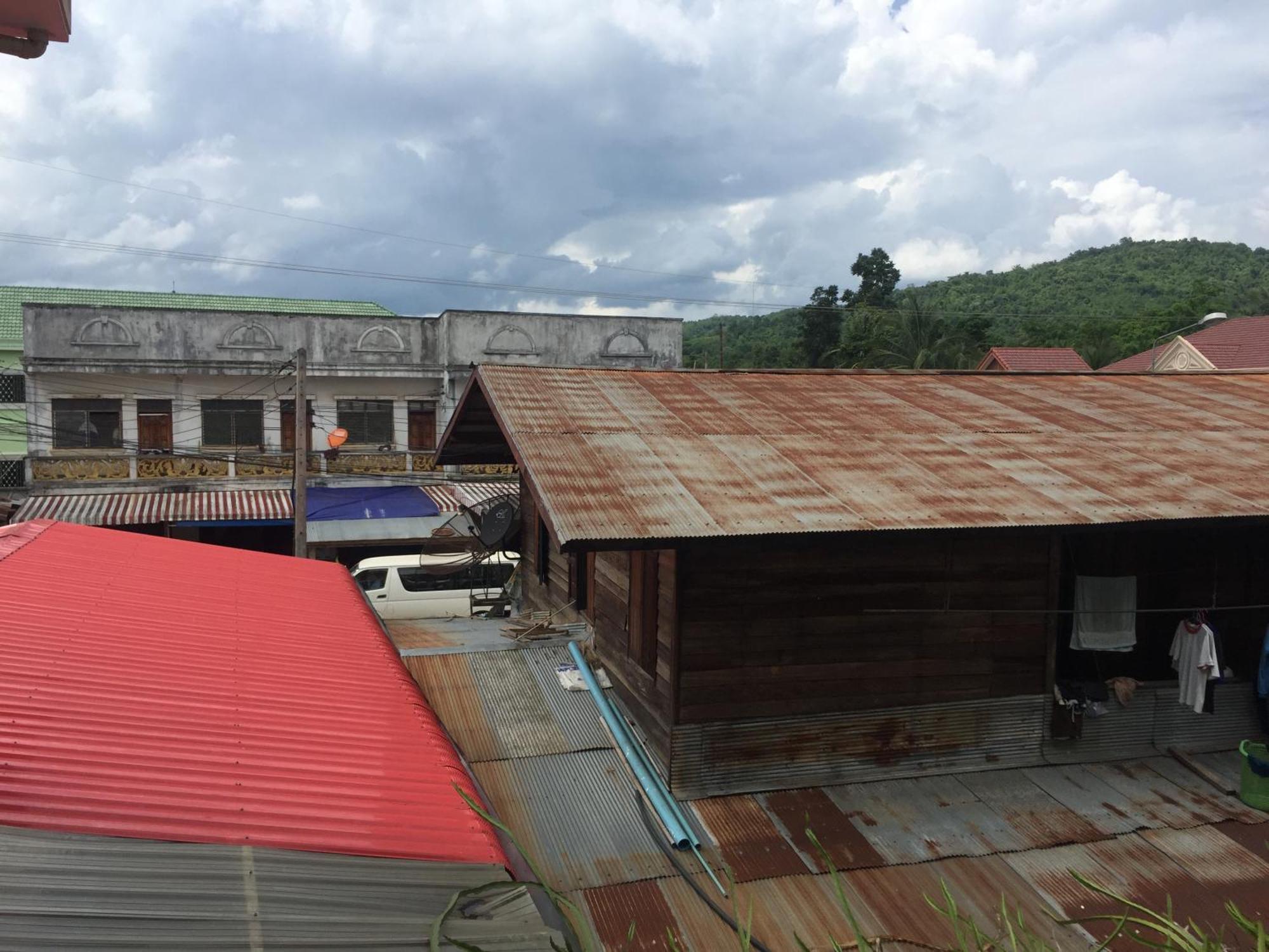 Oudomphone Guesthouse 2 フアイサーイ郡 エクステリア 写真