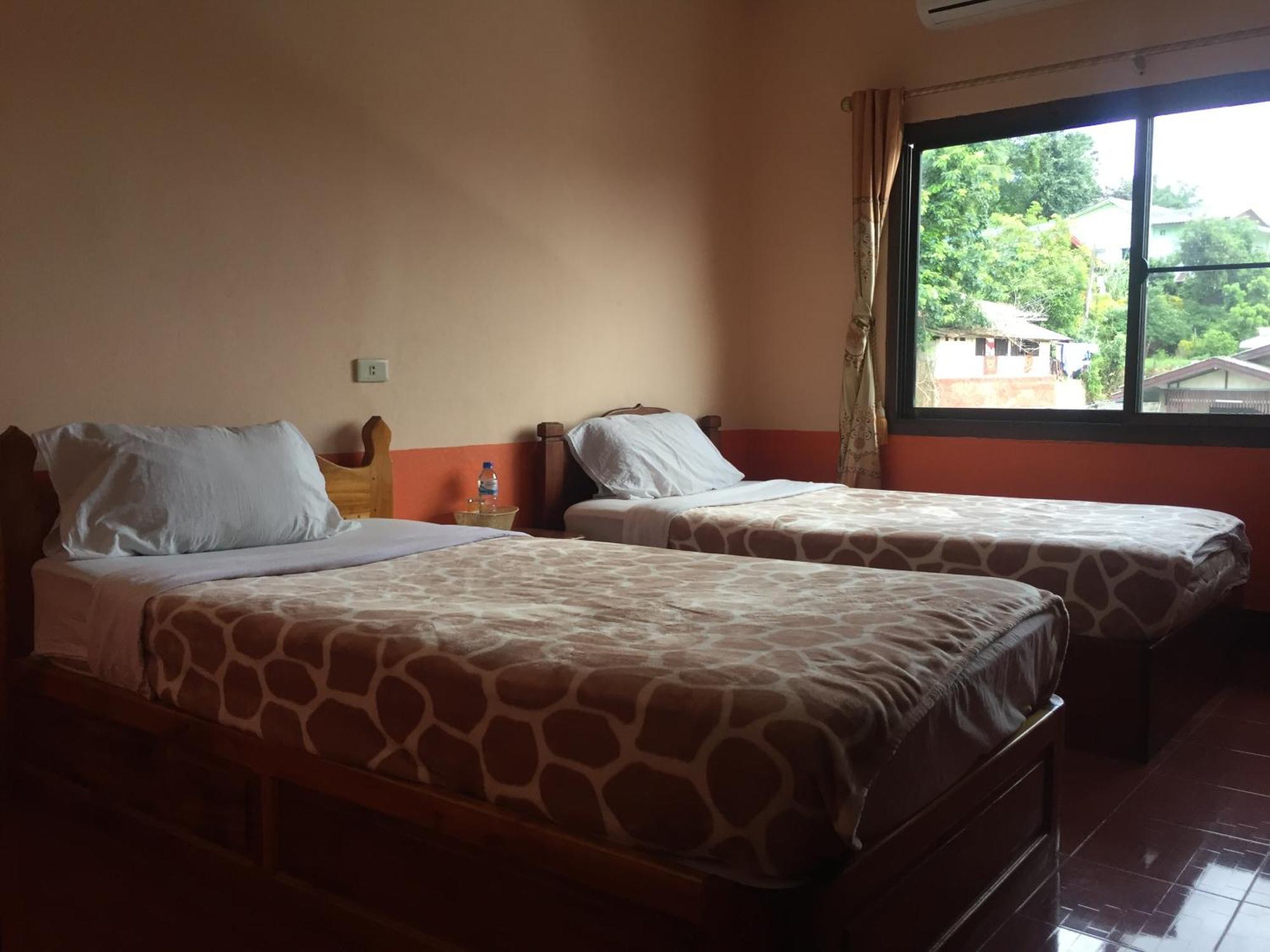 Oudomphone Guesthouse 2 フアイサーイ郡 エクステリア 写真